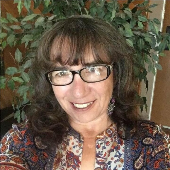 Meet your Posher, Jill - Picture 7 of 7